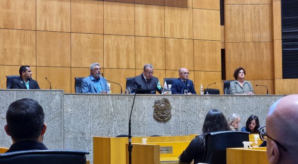 Sessão Solene, na Assembleia Legislativa do Estado do Espírito Santo, homenageia profissionais de Segurança e Saúde no Trabalho.